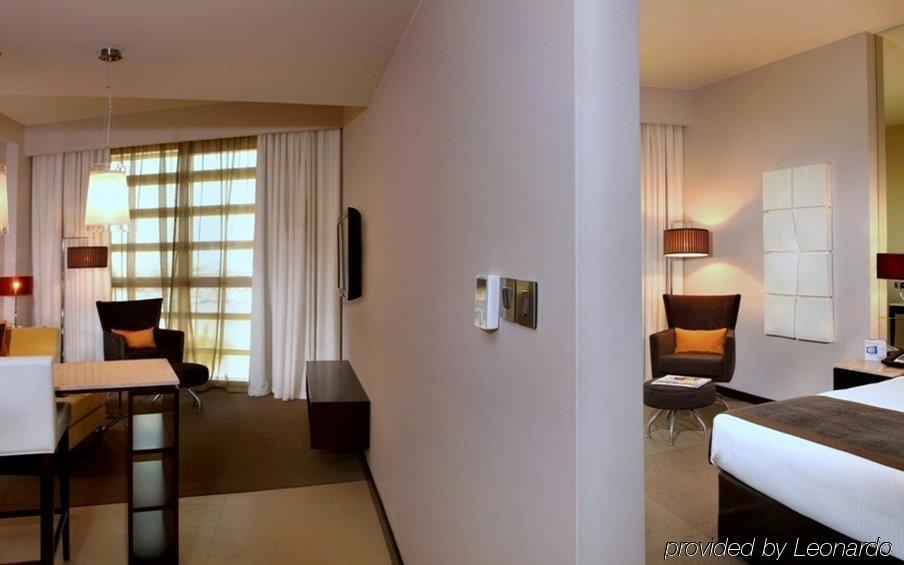Centro Sharjah Hotel Bilik gambar